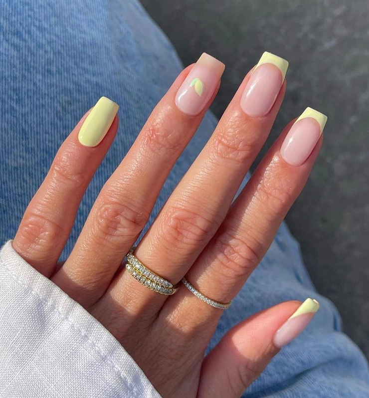 manicura francesa amarilla