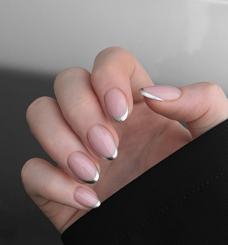 manicura francesa plata
