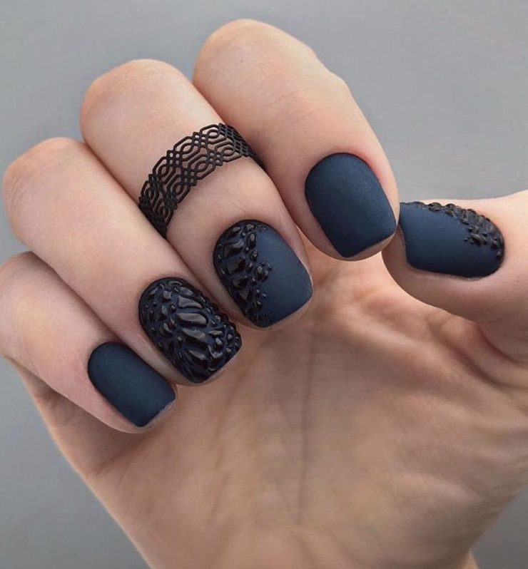 manicura con relieve