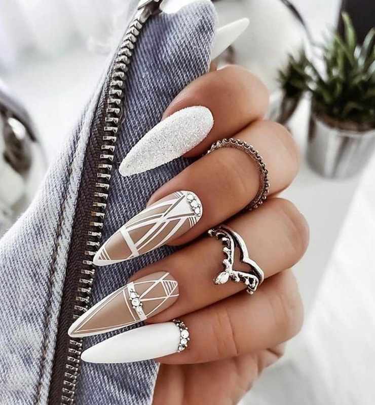 manicura nailt en relieve