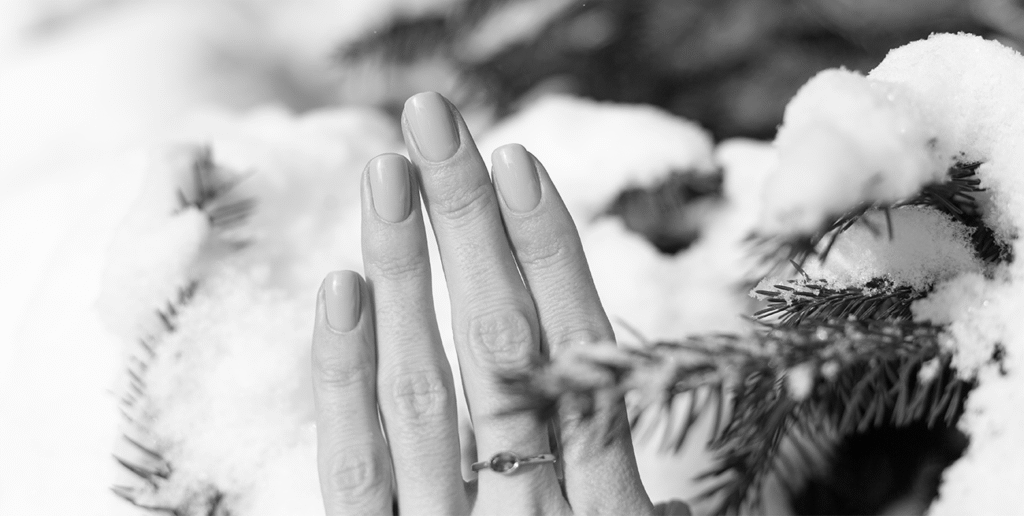 Cómo cuidar tu cabello manos y pies en invierno